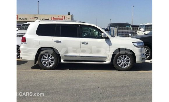 Buy Import Toyota Land Cruiser White Car in Import - Dubai in Abseron Buy Import Toyota Land Cruiser White Car in Import - Dubai in Abseron