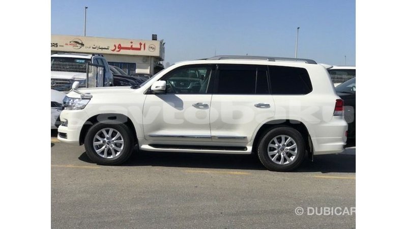 Big with watermark toyota land cruiser abseron import dubai 2680