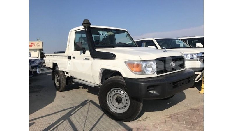 Big with watermark toyota land cruiser abseron import dubai 2698