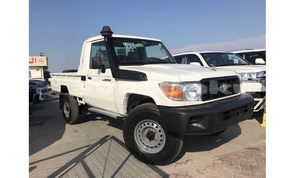 Buy Import Toyota Land Cruiser White Car in Import - Dubai in Abseron Buy Import Toyota Land Cruiser White Car in Import - Dubai in Abseron