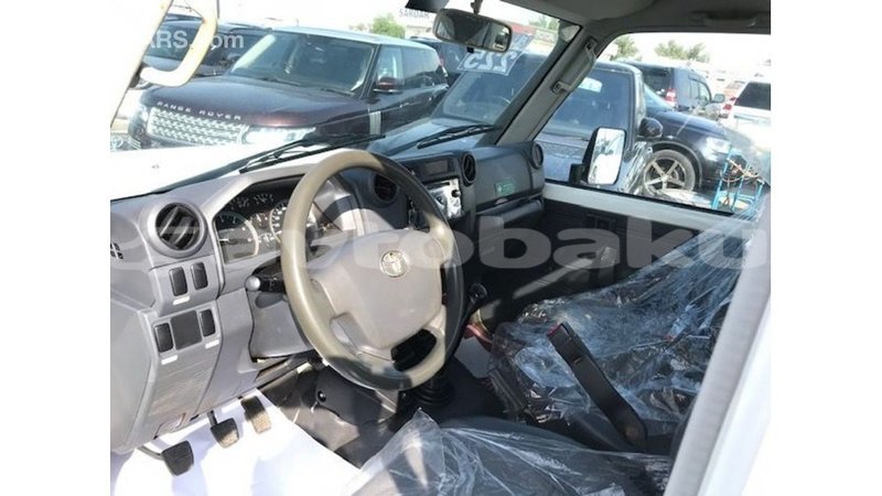 Big with watermark toyota land cruiser abseron import dubai 2698