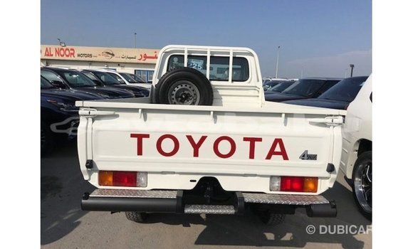 Buy Import Toyota Land Cruiser White Car in Import - Dubai in Abseron Buy Import Toyota Land Cruiser White Car in Import - Dubai in Abseron