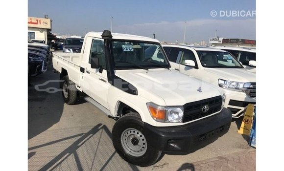 Buy Import Toyota Land Cruiser White Car in Import - Dubai in Abseron Buy Import Toyota Land Cruiser White Car in Import - Dubai in Abseron
