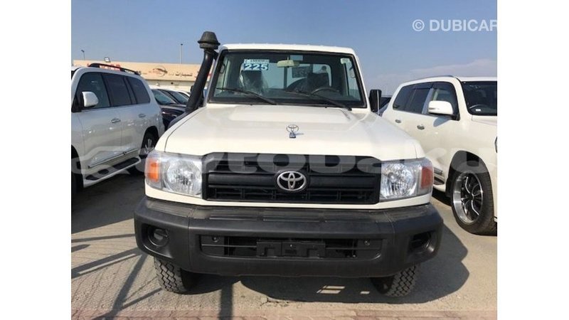 Big with watermark toyota land cruiser abseron import dubai 2698