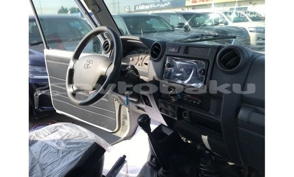 Buy Import Toyota Land Cruiser White Car in Import - Dubai in Abseron Buy Import Toyota Land Cruiser White Car in Import - Dubai in Abseron