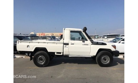 Buy Import Toyota Land Cruiser White Car in Import - Dubai in Abseron Buy Import Toyota Land Cruiser White Car in Import - Dubai in Abseron