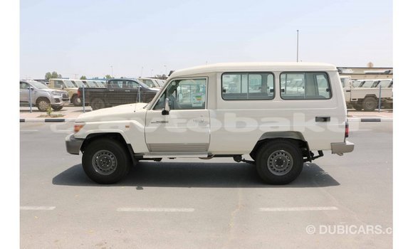 Buy Import Toyota Land Cruiser White Car in Import - Dubai in Abseron Buy Import Toyota Land Cruiser White Car in Import - Dubai in Abseron