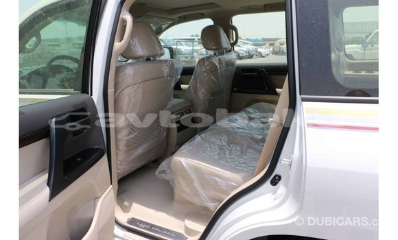 Buy Import Toyota Land Cruiser White Car in Import - Dubai in Abseron Buy Import Toyota Land Cruiser White Car in Import - Dubai in Abseron