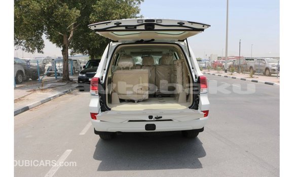 Buy Import Toyota Land Cruiser White Car in Import - Dubai in Abseron Buy Import Toyota Land Cruiser White Car in Import - Dubai in Abseron