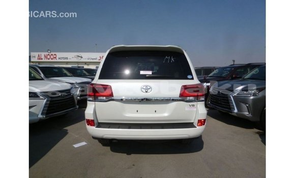 Buy Import Toyota Land Cruiser White Car in Import - Dubai in Abseron Buy Import Toyota Land Cruiser White Car in Import - Dubai in Abseron