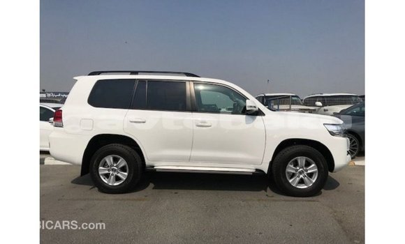 Buy Import Toyota Land Cruiser White Car in Import - Dubai in Abseron Buy Import Toyota Land Cruiser White Car in Import - Dubai in Abseron
