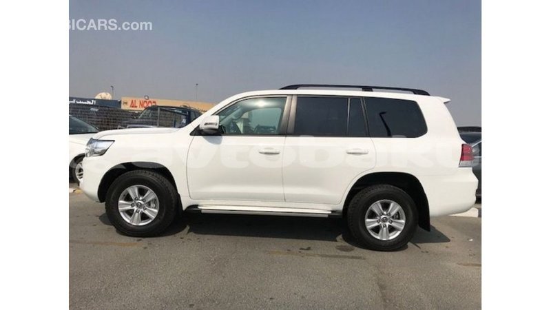 Big with watermark toyota land cruiser abseron import dubai 2709