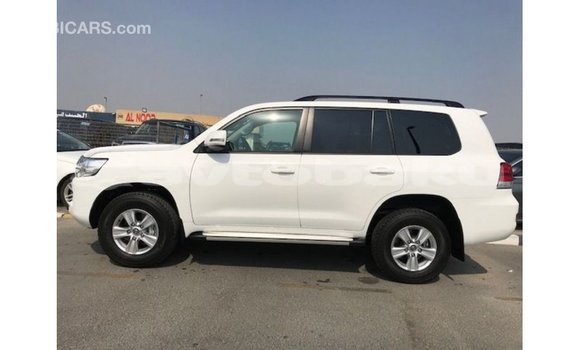 Buy Import Toyota Land Cruiser White Car in Import - Dubai in Abseron Buy Import Toyota Land Cruiser White Car in Import - Dubai in Abseron