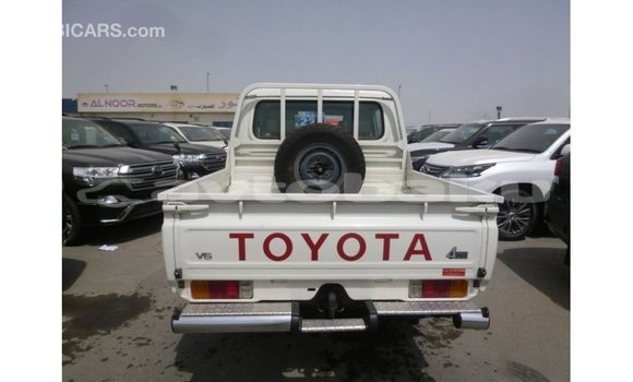 Buy Import Toyota Land Cruiser White Car in Import - Dubai in Abseron Buy Import Toyota Land Cruiser White Car in Import - Dubai in Abseron