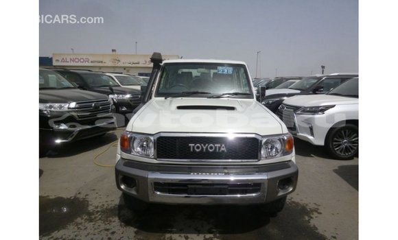 Buy Import Toyota Land Cruiser White Car in Import - Dubai in Abseron Buy Import Toyota Land Cruiser White Car in Import - Dubai in Abseron