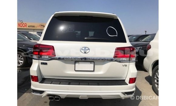 Buy Import Toyota Land Cruiser White Car in Import - Dubai in Abseron Buy Import Toyota Land Cruiser White Car in Import - Dubai in Abseron