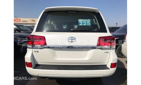 Buy Import Toyota Land Cruiser White Car in Import - Dubai in Abseron Buy Import Toyota Land Cruiser White Car in Import - Dubai in Abseron