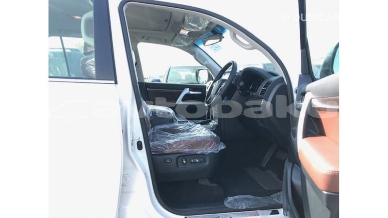 Big with watermark toyota land cruiser abseron import dubai 2727