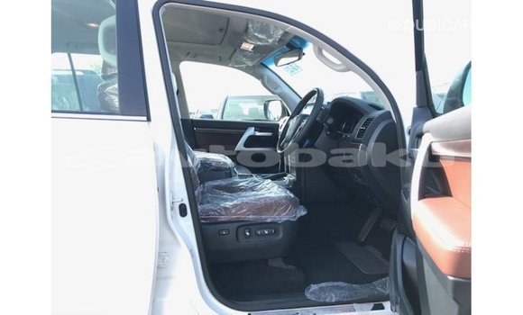 Buy Import Toyota Land Cruiser White Car in Import - Dubai in Abseron Buy Import Toyota Land Cruiser White Car in Import - Dubai in Abseron