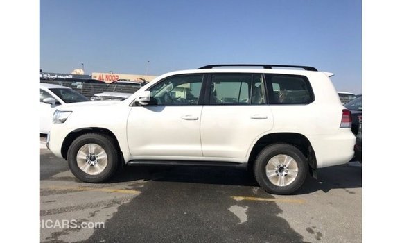 Buy Import Toyota Land Cruiser White Car in Import - Dubai in Abseron Buy Import Toyota Land Cruiser White Car in Import - Dubai in Abseron
