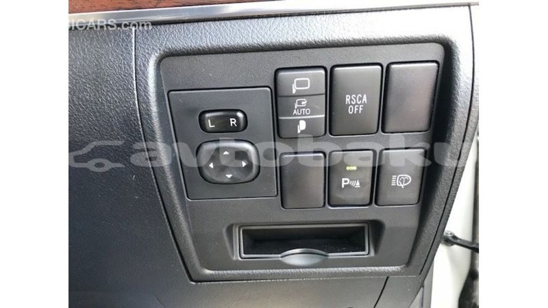 Big with watermark toyota land cruiser abseron import dubai 2727