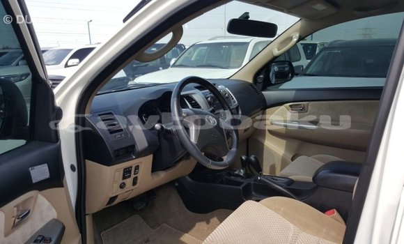 Buy Import Toyota Fortuner White Car in Import - Dubai in Abseron Buy Import Toyota Fortuner White Car in Import - Dubai in Abseron
