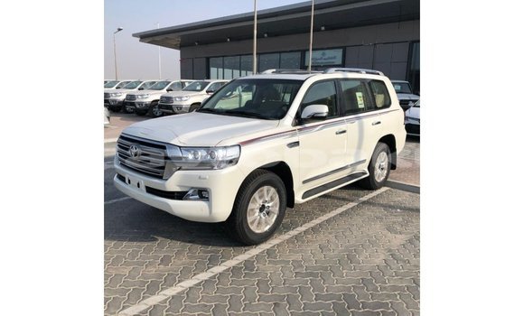 Buy Import Toyota Land Cruiser White Car in Import - Dubai in Abseron Buy Import Toyota Land Cruiser White Car in Import - Dubai in Abseron