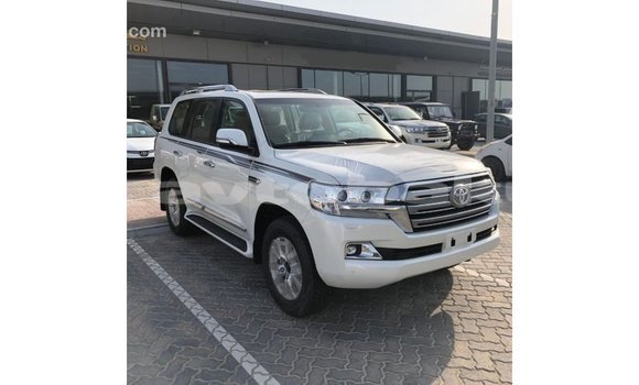 Buy Import Toyota Land Cruiser White Car in Import - Dubai in Abseron Buy Import Toyota Land Cruiser White Car in Import - Dubai in Abseron