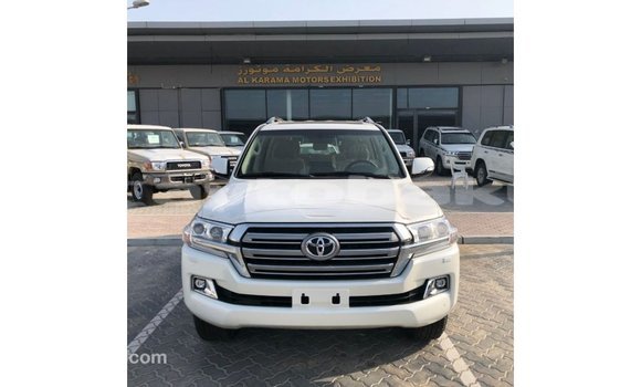Buy Import Toyota Land Cruiser White Car in Import - Dubai in Abseron Buy Import Toyota Land Cruiser White Car in Import - Dubai in Abseron