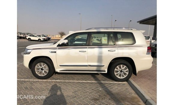 Buy Import Toyota Land Cruiser White Car in Import - Dubai in Abseron Buy Import Toyota Land Cruiser White Car in Import - Dubai in Abseron