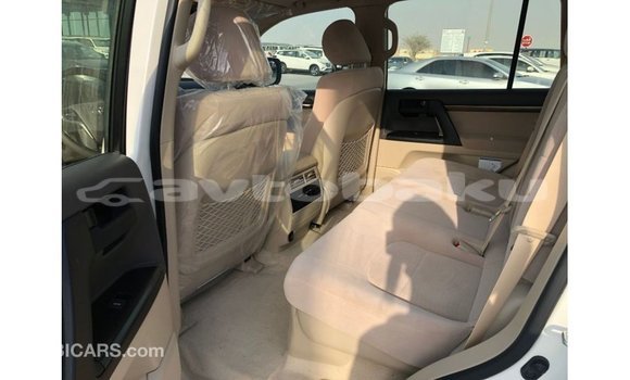 Buy Import Toyota Land Cruiser White Car in Import - Dubai in Abseron Buy Import Toyota Land Cruiser White Car in Import - Dubai in Abseron