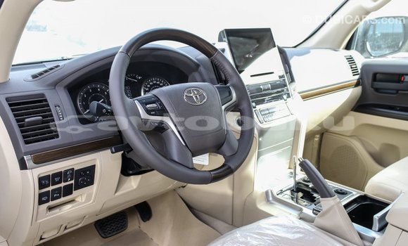 Buy Import Toyota Land Cruiser White Car in Import - Dubai in Abseron Buy Import Toyota Land Cruiser White Car in Import - Dubai in Abseron