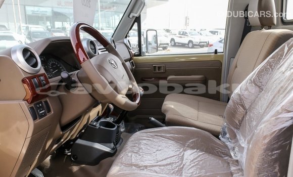 Buy Import Toyota Land Cruiser Beige Car in Import - Dubai in Abseron Buy Import Toyota Land Cruiser Beige Car in Import - Dubai in Abseron