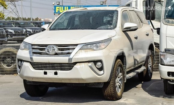 Buy Import Toyota Fortuner White Car in Import - Dubai in Abseron Buy Import Toyota Fortuner White Car in Import - Dubai in Abseron