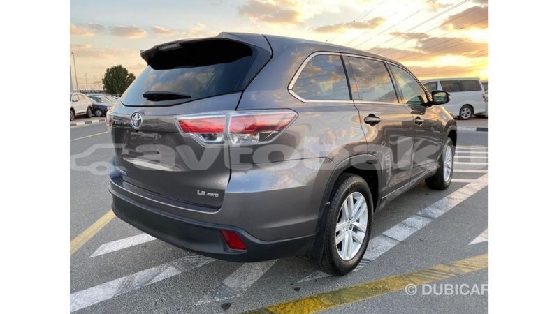 Big with watermark toyota highlander abseron import dubai 2847