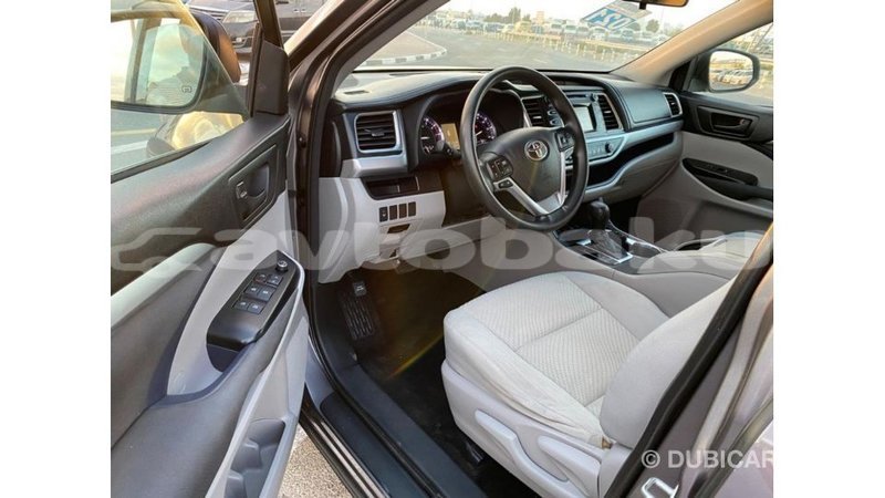 Big with watermark toyota highlander abseron import dubai 2847