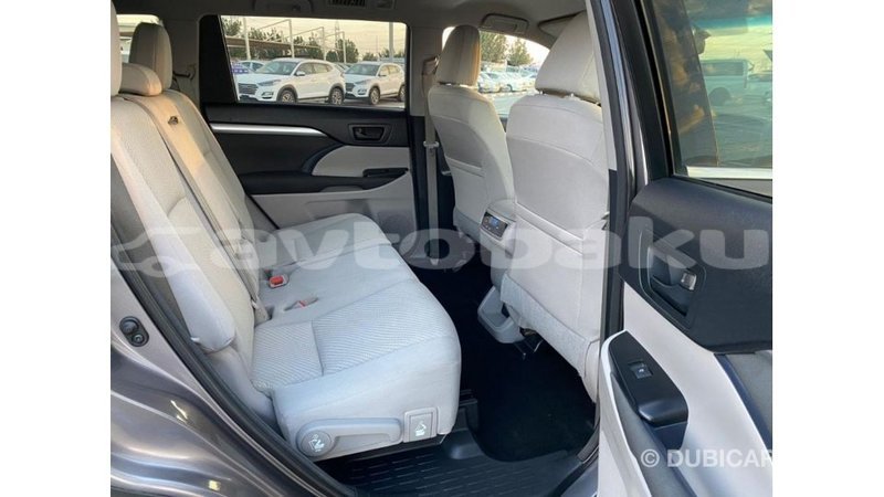 Big with watermark toyota highlander abseron import dubai 2847
