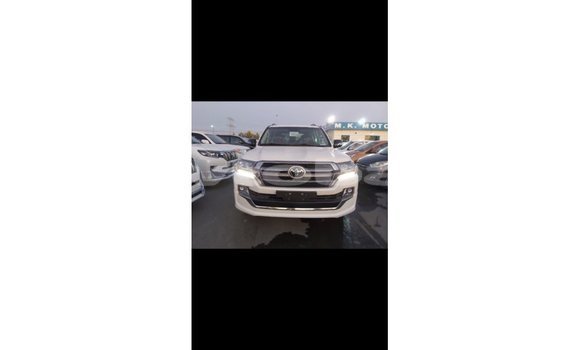 Buy Import Toyota Land Cruiser White Car in Import - Dubai in Abseron Buy Import Toyota Land Cruiser White Car in Import - Dubai in Abseron