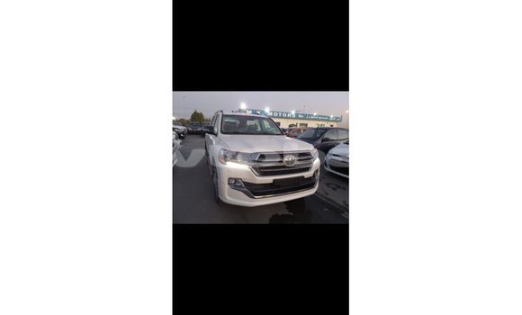 Buy Import Toyota Land Cruiser White Car in Import - Dubai in Abseron Buy Import Toyota Land Cruiser White Car in Import - Dubai in Abseron