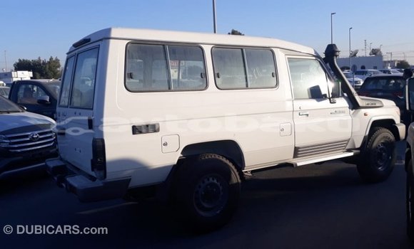 Buy Import Toyota Land Cruiser White Car in Import - Dubai in Abseron Buy Import Toyota Land Cruiser White Car in Import - Dubai in Abseron