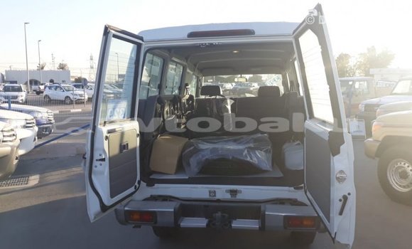 Buy Import Toyota Land Cruiser White Car in Import - Dubai in Abseron Buy Import Toyota Land Cruiser White Car in Import - Dubai in Abseron