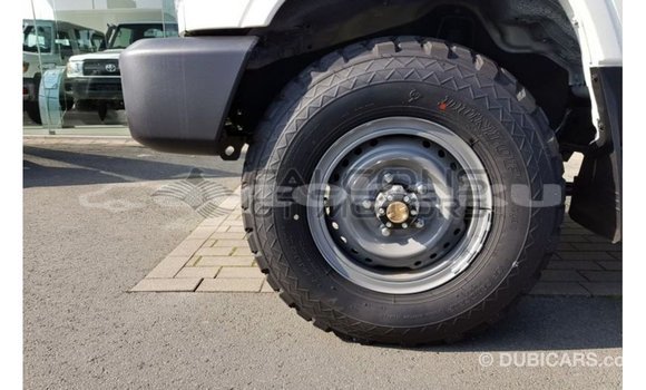Buy Import Toyota Land Cruiser White Car in Import - Dubai in Abseron Buy Import Toyota Land Cruiser White Car in Import - Dubai in Abseron
