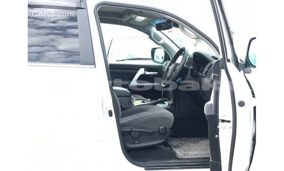 Buy Import Toyota Land Cruiser White Car in Import - Dubai in Abseron Buy Import Toyota Land Cruiser White Car in Import - Dubai in Abseron