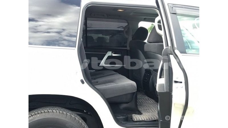 Big with watermark toyota land cruiser abseron import dubai 2898