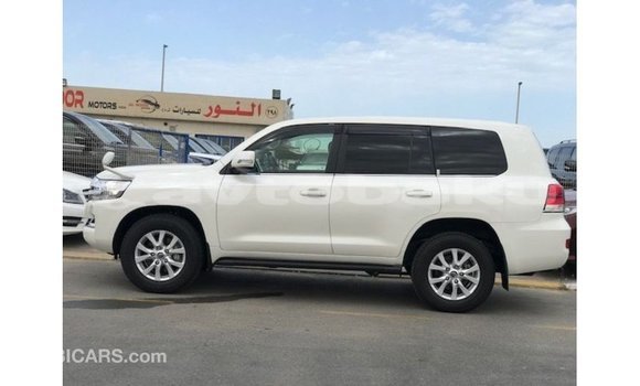 Buy Import Toyota Land Cruiser White Car in Import - Dubai in Abseron Buy Import Toyota Land Cruiser White Car in Import - Dubai in Abseron