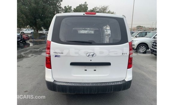 Buy Import Hyundai Cargo White Car in Import - Dubai in Abseron Buy Import Hyundai Cargo White Car in Import - Dubai in Abseron
