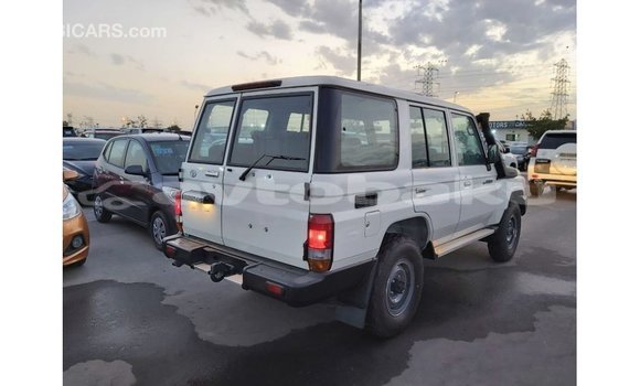 Buy Import Toyota Land Cruiser White Car in Import - Dubai in Abseron Buy Import Toyota Land Cruiser White Car in Import - Dubai in Abseron