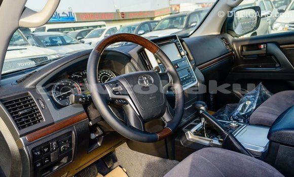 Buy Import Toyota Land Cruiser White Car in Import - Dubai in Abseron Buy Import Toyota Land Cruiser White Car in Import - Dubai in Abseron