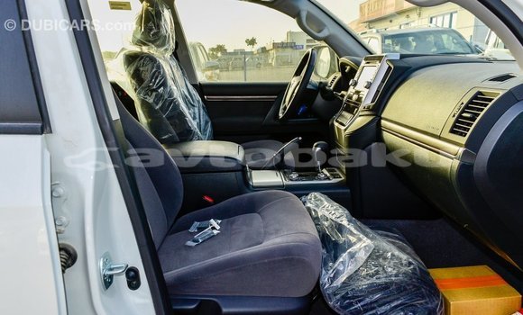 Buy Import Toyota Land Cruiser White Car in Import - Dubai in Abseron Buy Import Toyota Land Cruiser White Car in Import - Dubai in Abseron