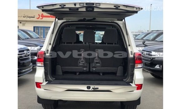 Buy Import Toyota Land Cruiser White Car in Import - Dubai in Abseron Buy Import Toyota Land Cruiser White Car in Import - Dubai in Abseron